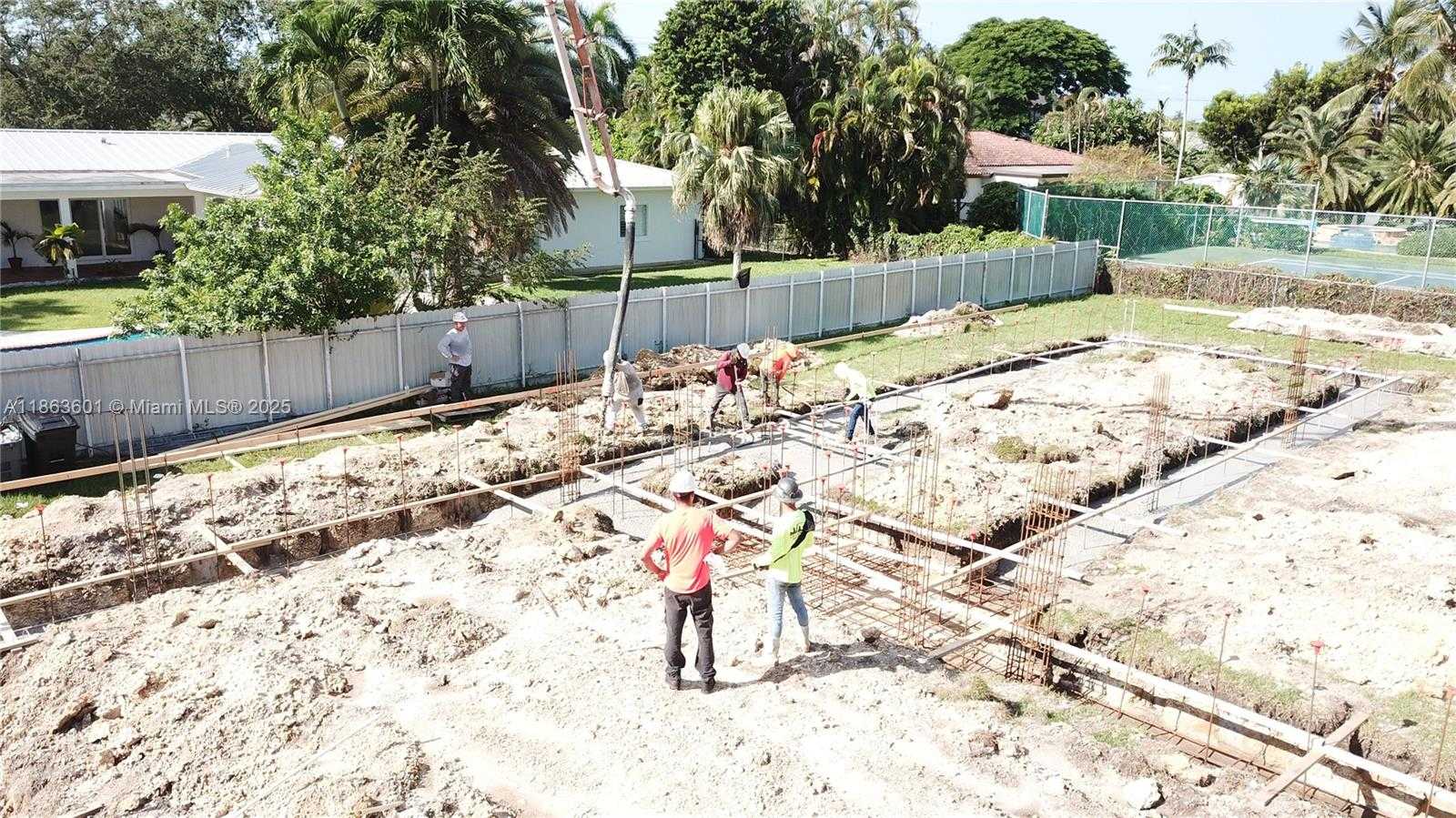 Small Image of 13050 SOUTH WEST 103 AVE, Miami Number 25