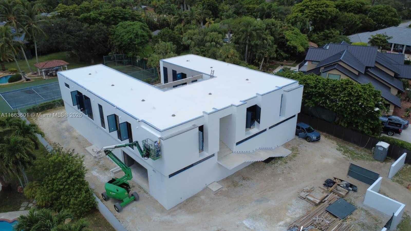 Small Image of 13050 SOUTH WEST 103 AVE, Miami Number 3