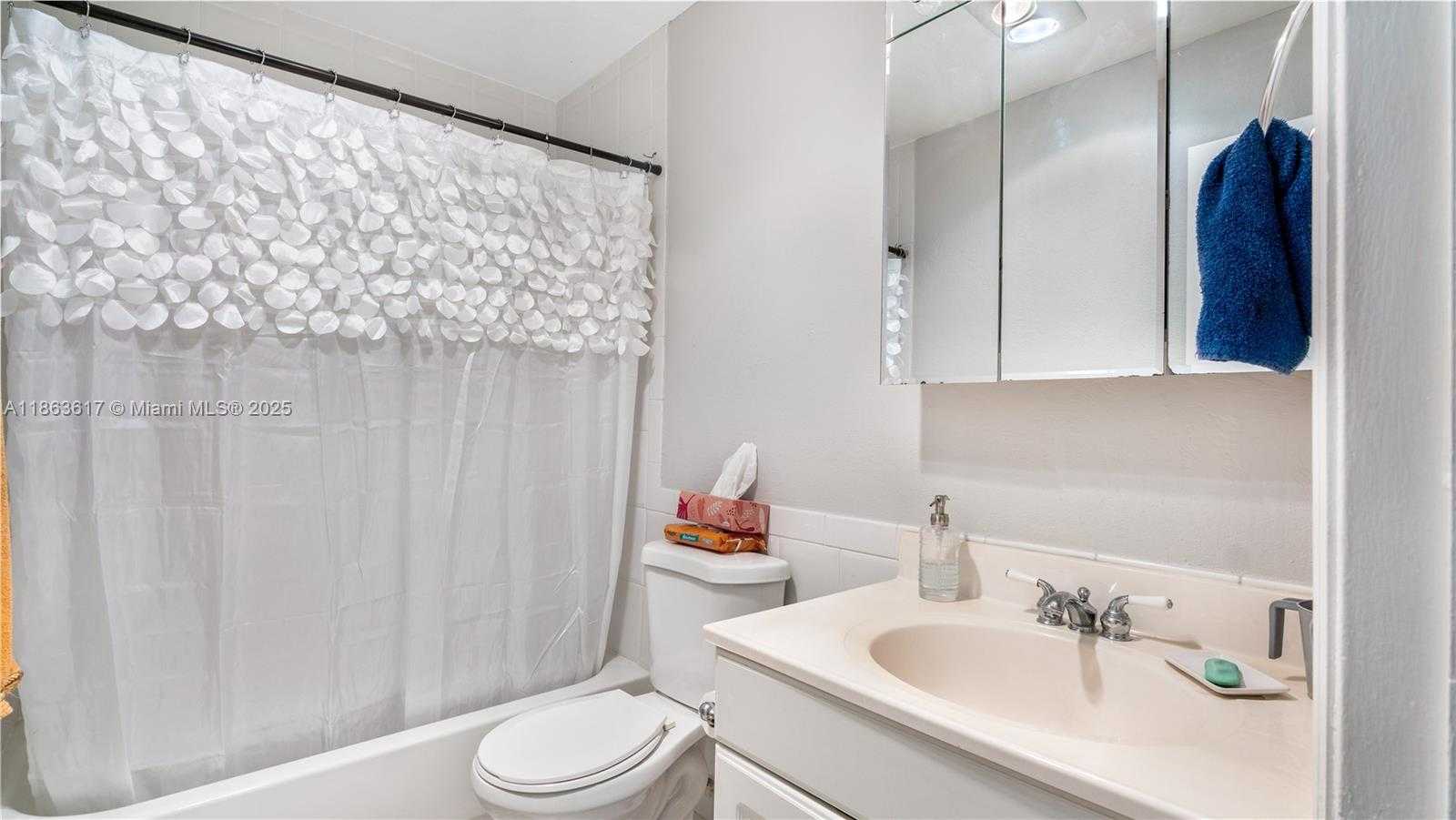 Small Image of 9404 NORTH WEST 70TH PL, Tamarac Number 12