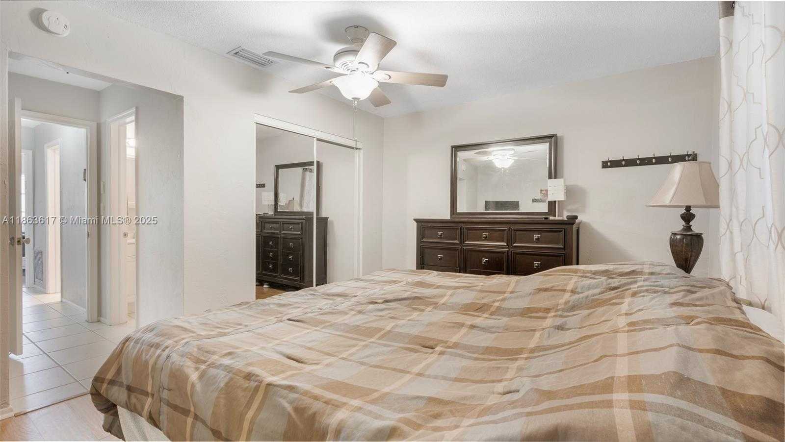 Small Image of 9404 NORTH WEST 70TH PL, Tamarac Number 14