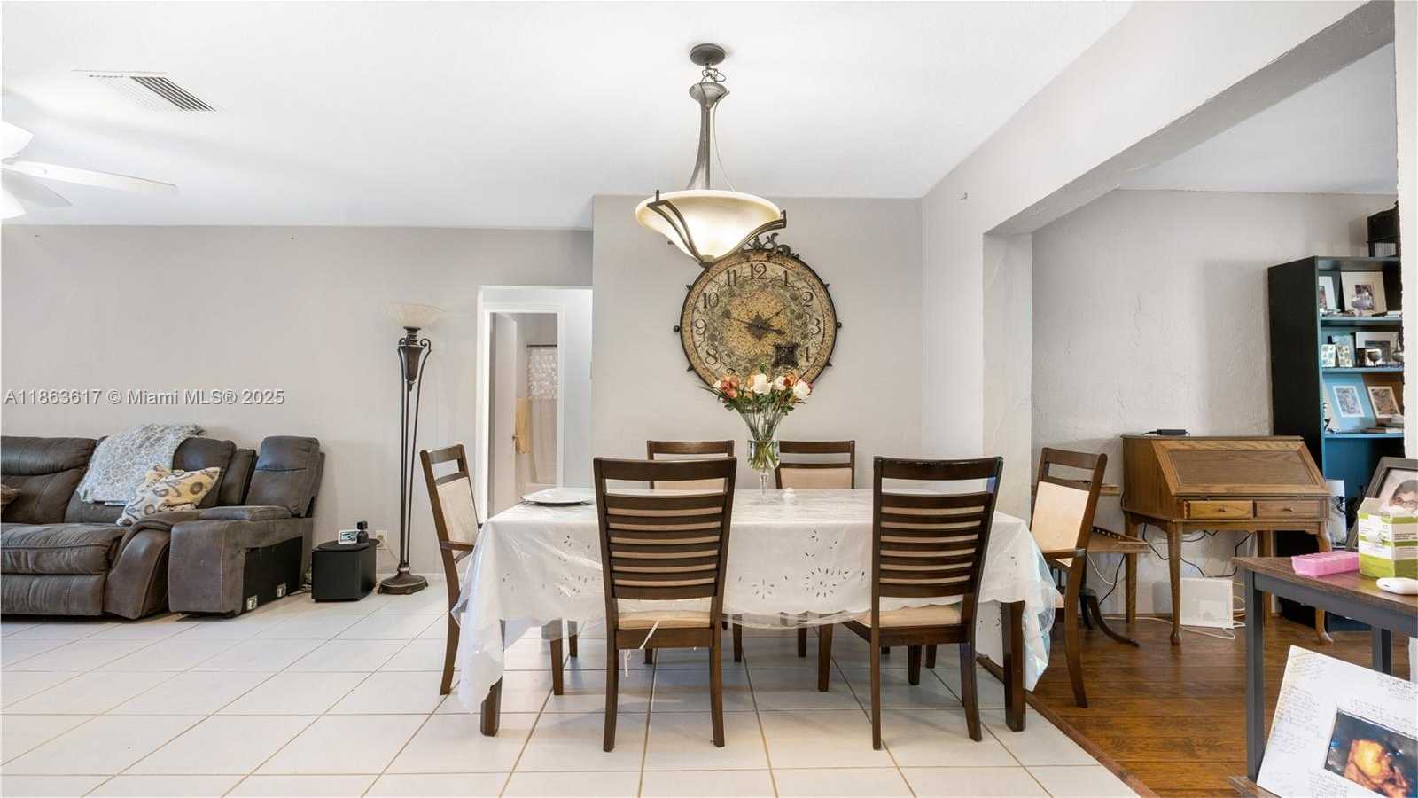 Small Image of 9404 NORTH WEST 70TH PL, Tamarac Number 5