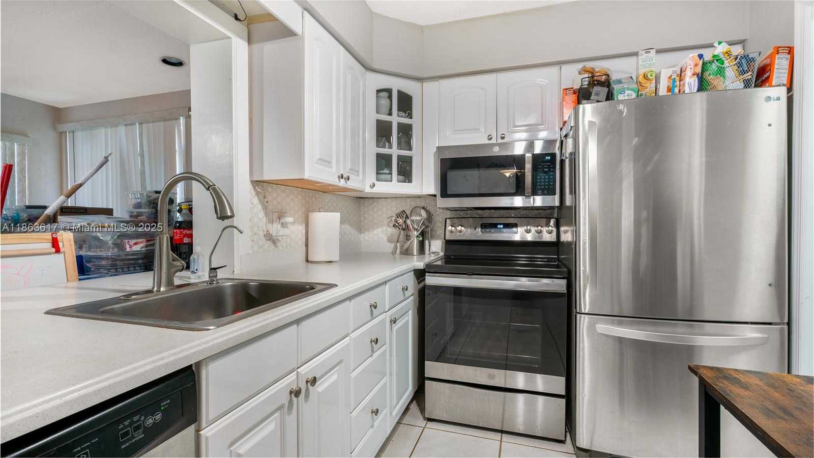 Small Image of 9404 NORTH WEST 70TH PL, Tamarac Number 7
