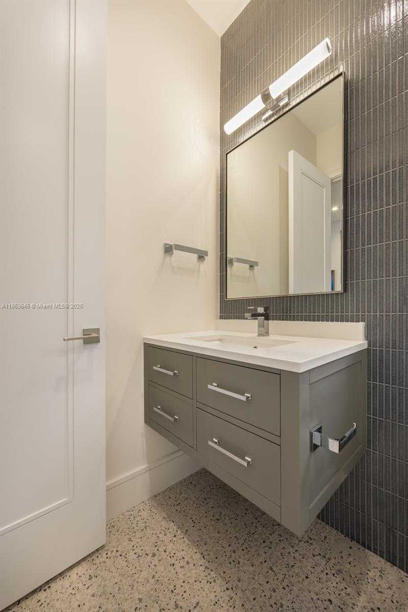 Small Image of 6460 SOUTH WEST 122ND ST, Pinecrest Number 13