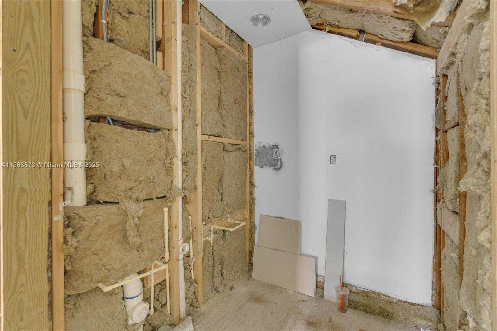 Small Image of 9655 BISCAYNE BLVD, Miami Shores Number 17