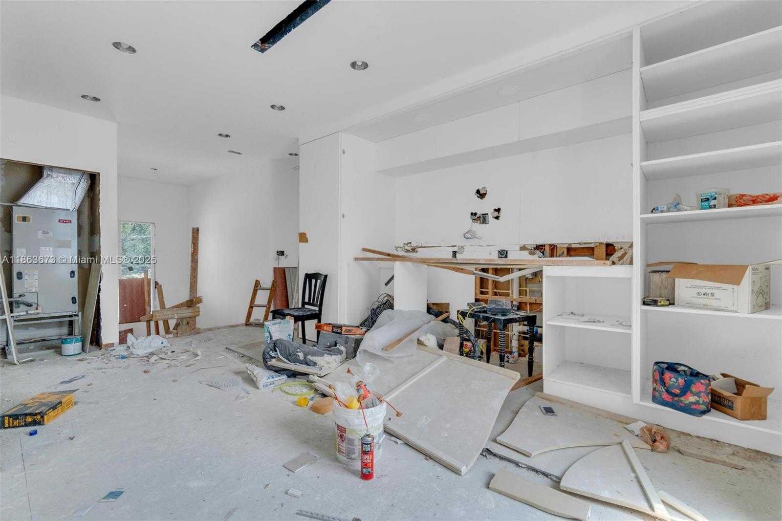 Small Image of 9655 BISCAYNE BLVD, Miami Shores Number 34