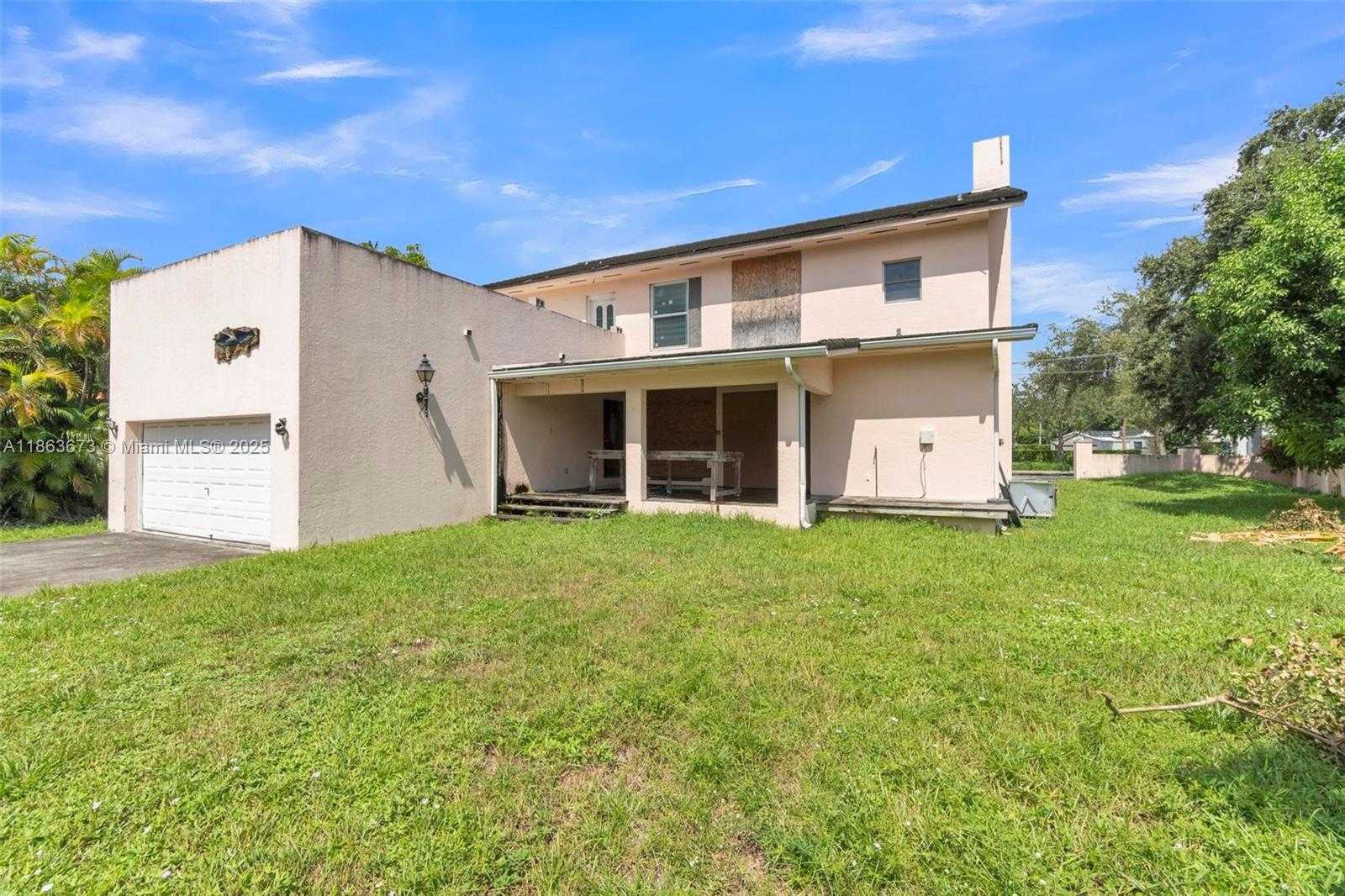 Small Image of 9655 BISCAYNE BLVD, Miami Shores Number 37