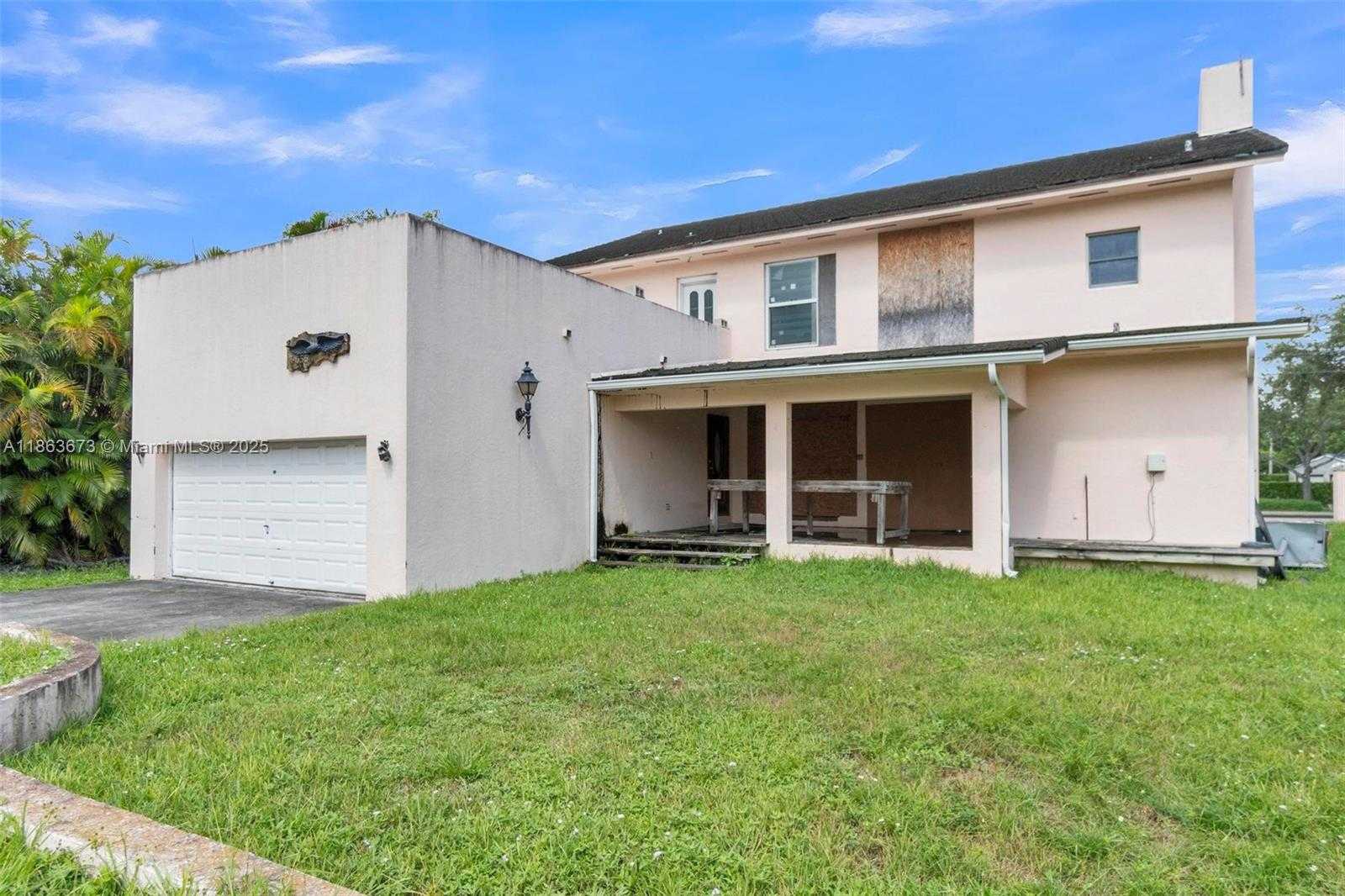 Small Image of 9655 BISCAYNE BLVD, Miami Shores Number 4