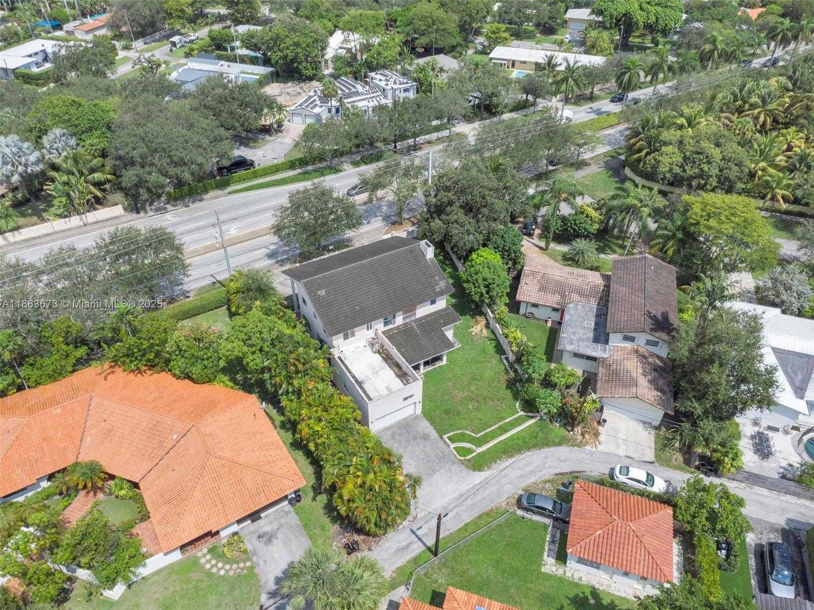 Small Image of 9655 BISCAYNE BLVD, Miami Shores Number 41