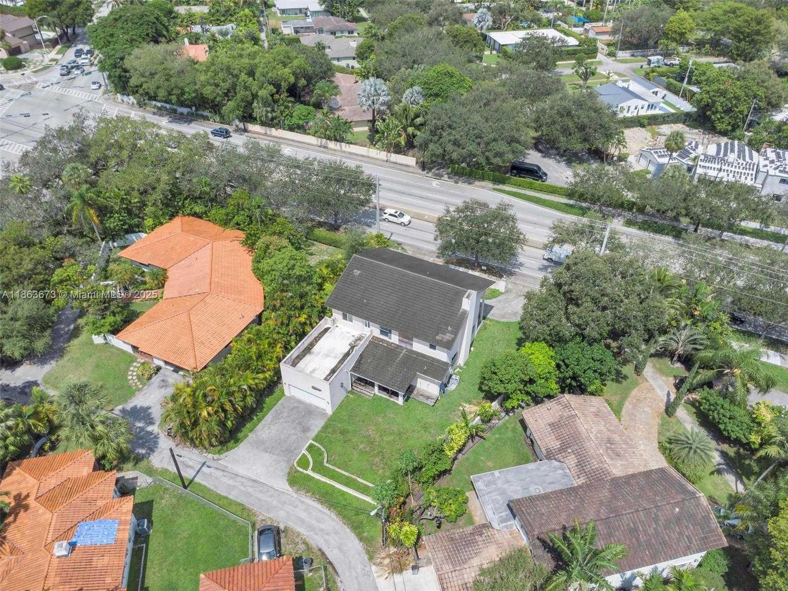 Small Image of 9655 BISCAYNE BLVD, Miami Shores Number 42