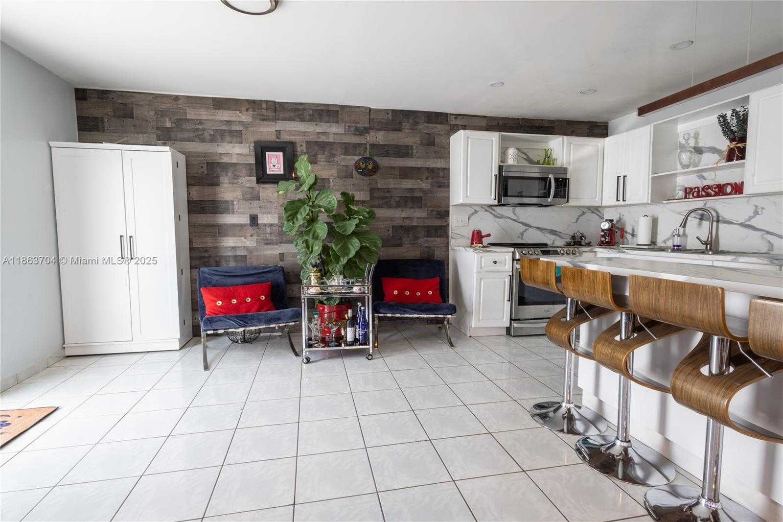 Small Image of 631 SOUTH EAST 3RD PL, Hialeah Number 12