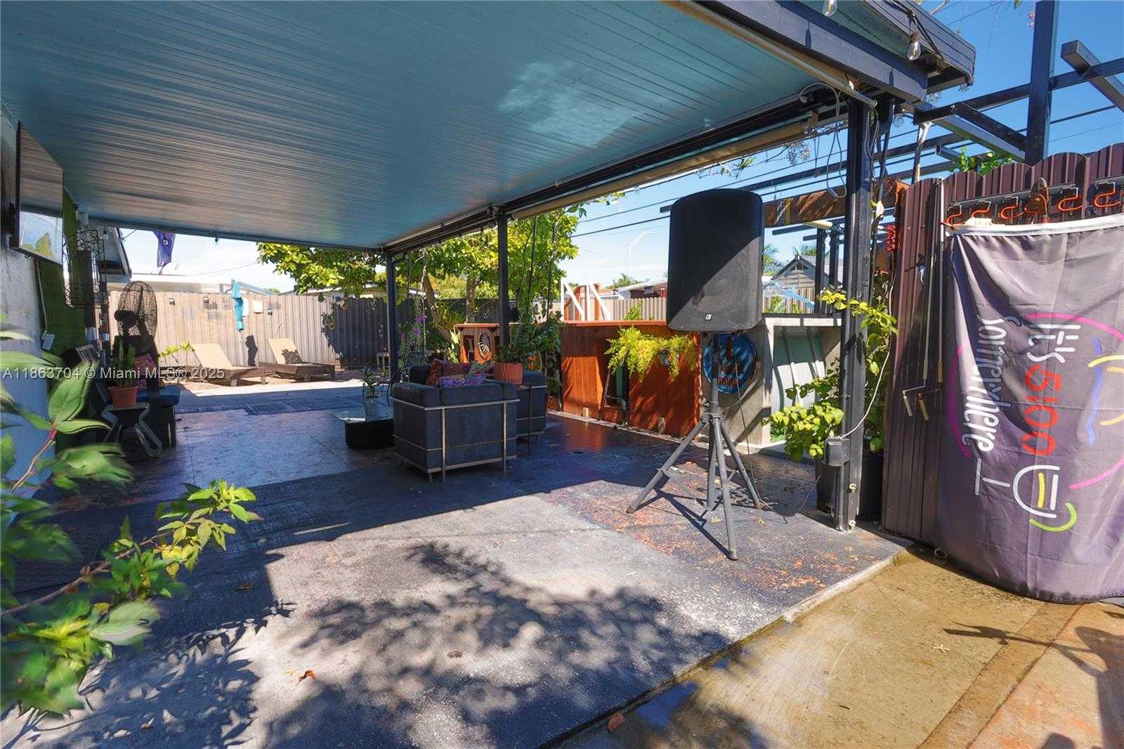 Small Image of 631 SOUTH EAST 3RD PL, Hialeah Number 16