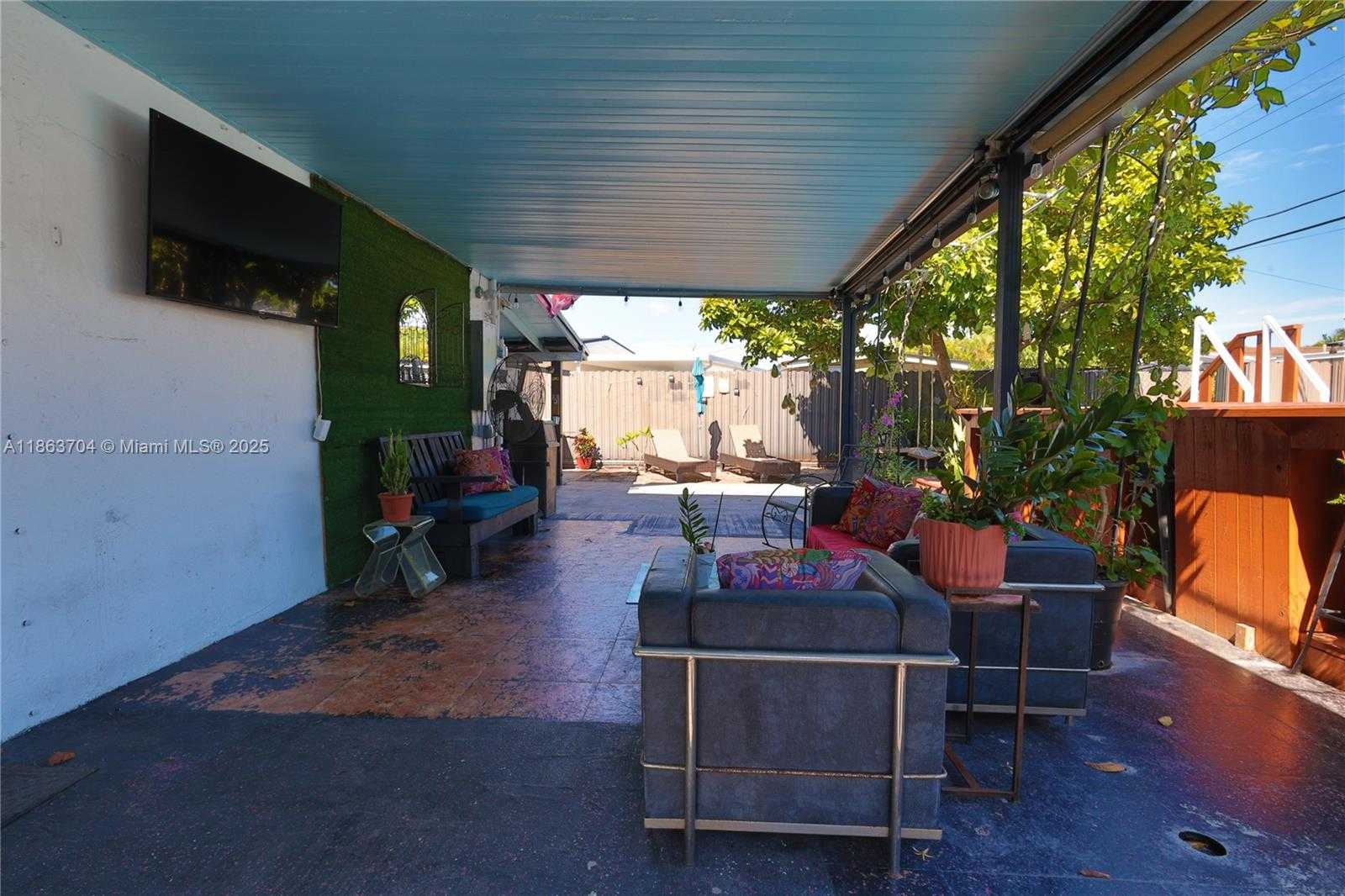 Small Image of 631 SOUTH EAST 3RD PL, Hialeah Number 17