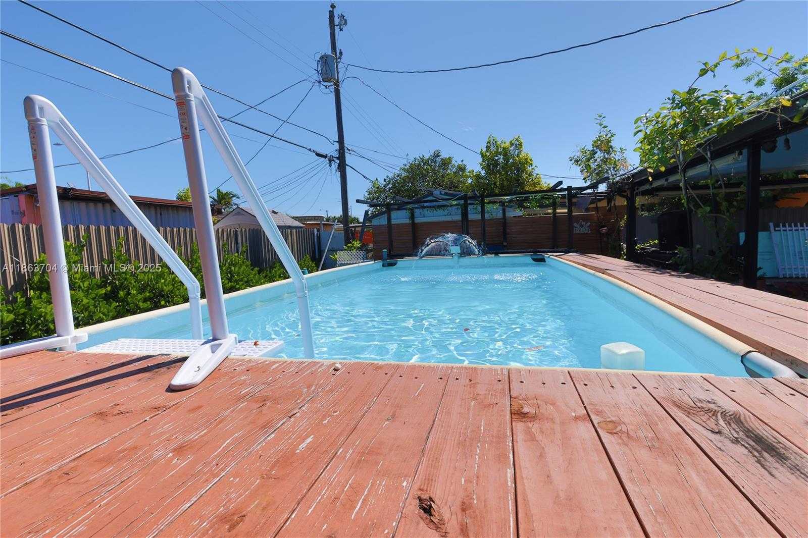 Small Image of 631 SOUTH EAST 3RD PL, Hialeah Number 21