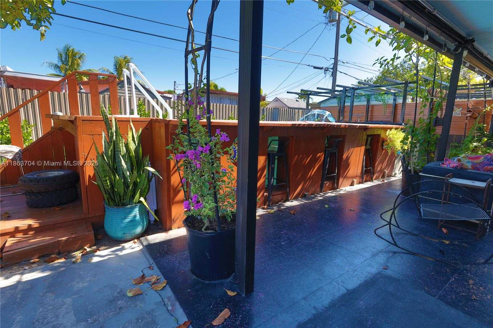 Small Image of 631 SOUTH EAST 3RD PL, Hialeah Number 23