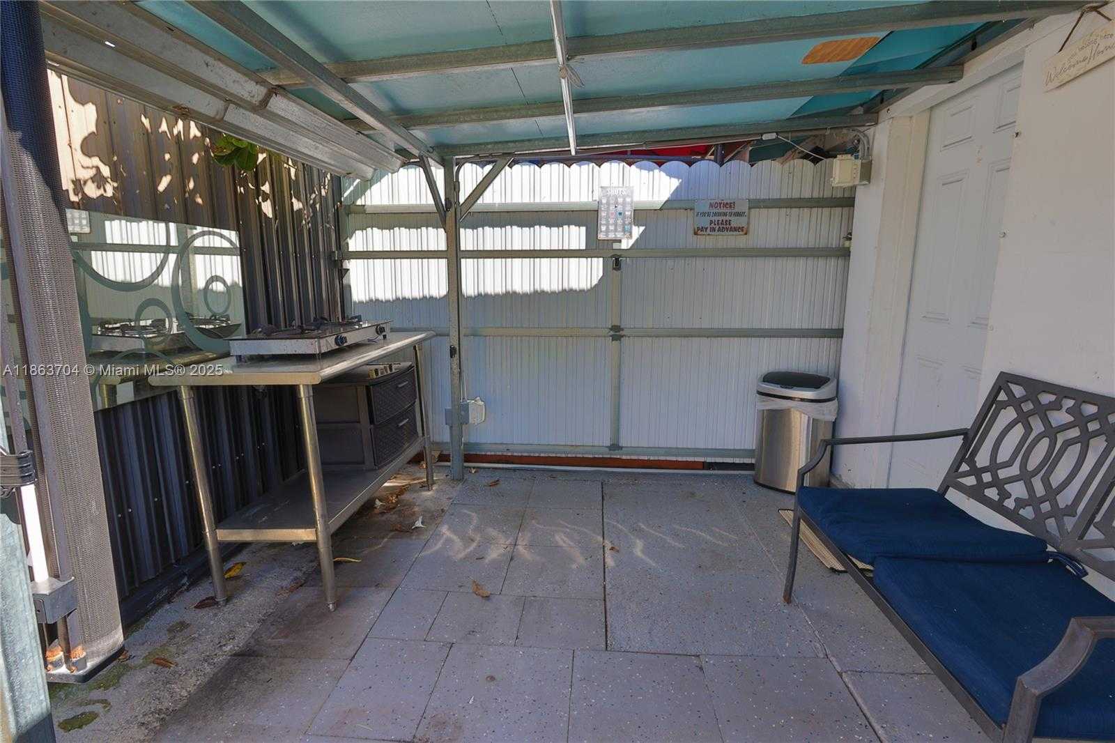 Small Image of 631 SOUTH EAST 3RD PL, Hialeah Number 25