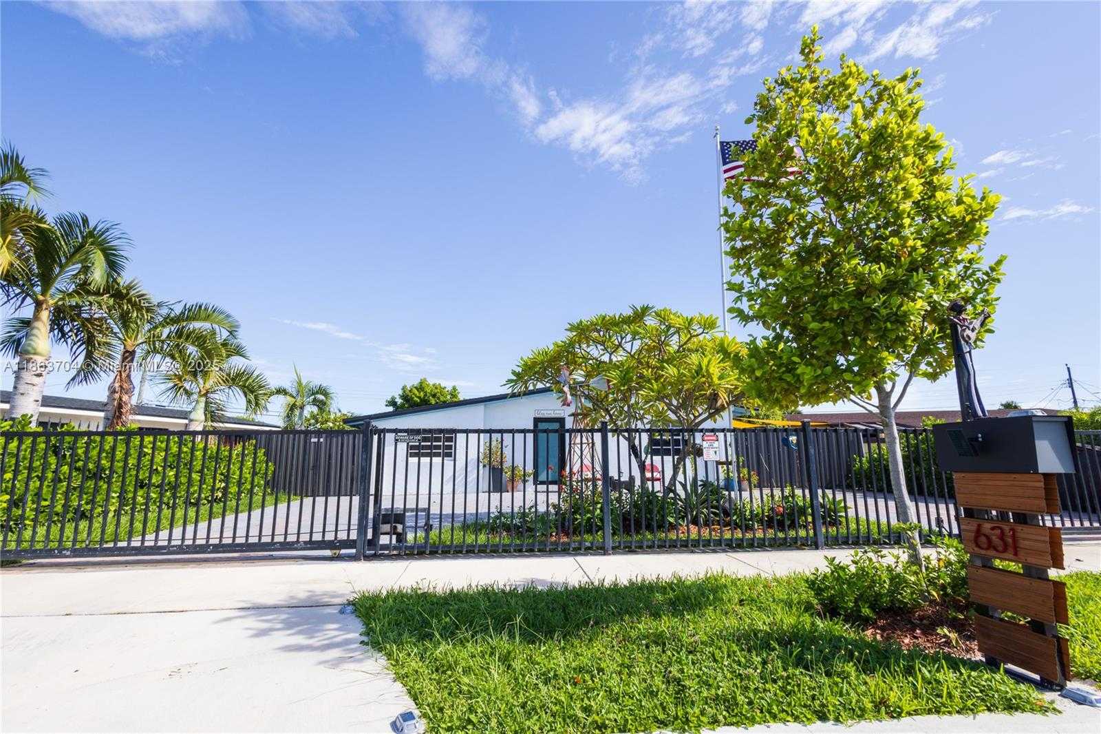 Small Image of 631 SOUTH EAST 3RD PL, Hialeah Number 4
