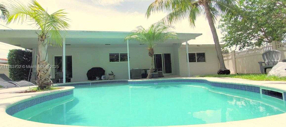Small Image of 1301 NORTH EAST 42ND ST, Oakland Park Number 2