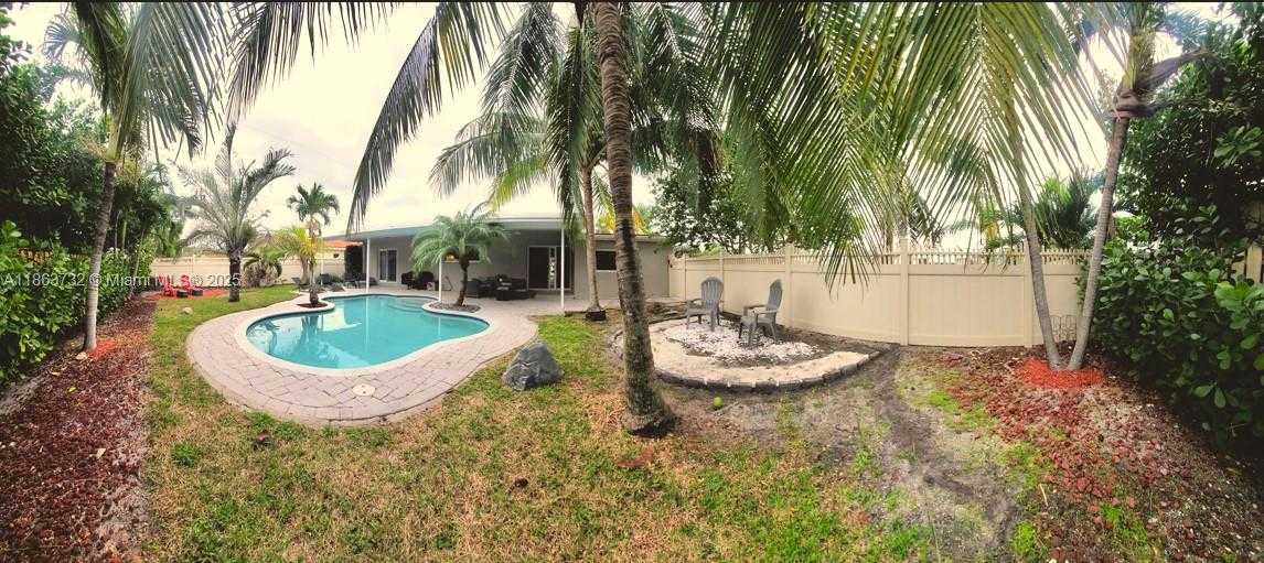 Small Image of 1301 NORTH EAST 42ND ST, Oakland Park Number 3