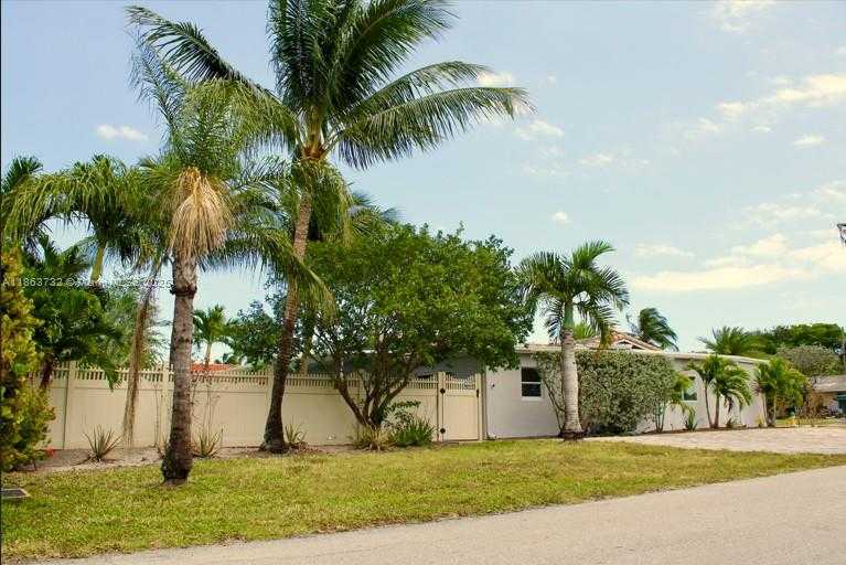 Small Image of 1301 NORTH EAST 42ND ST, Oakland Park Number 6
