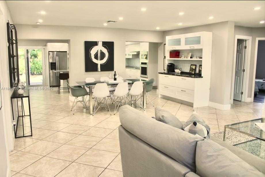 Small Image of 1301 NORTH EAST 42ND ST, Oakland Park Number 8