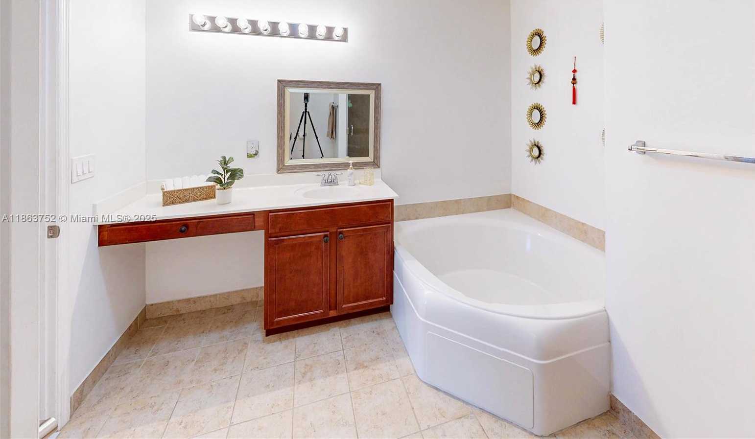 Small Image of 3090 SOUTH EAST 7TH CT, Homestead Number 27