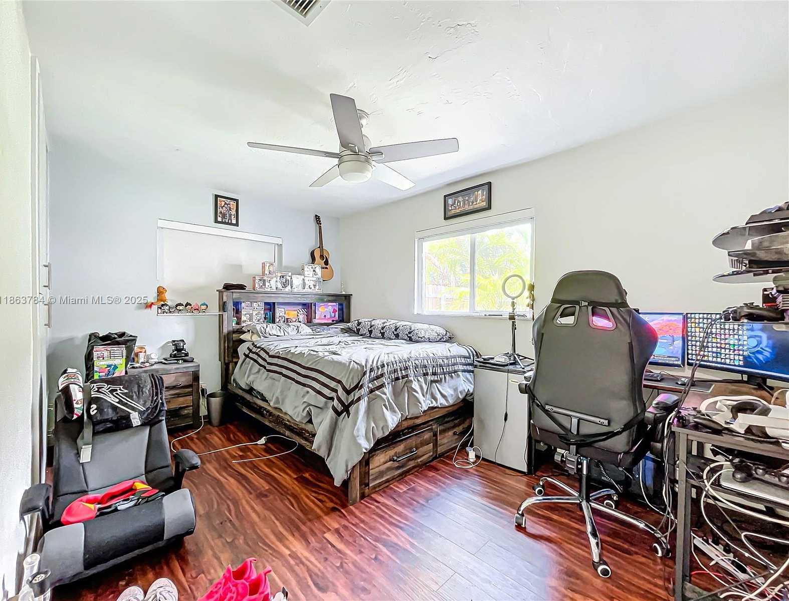 Small Image of 2610 SOUTH WEST 19TH ST, Fort Lauderdale Number 11