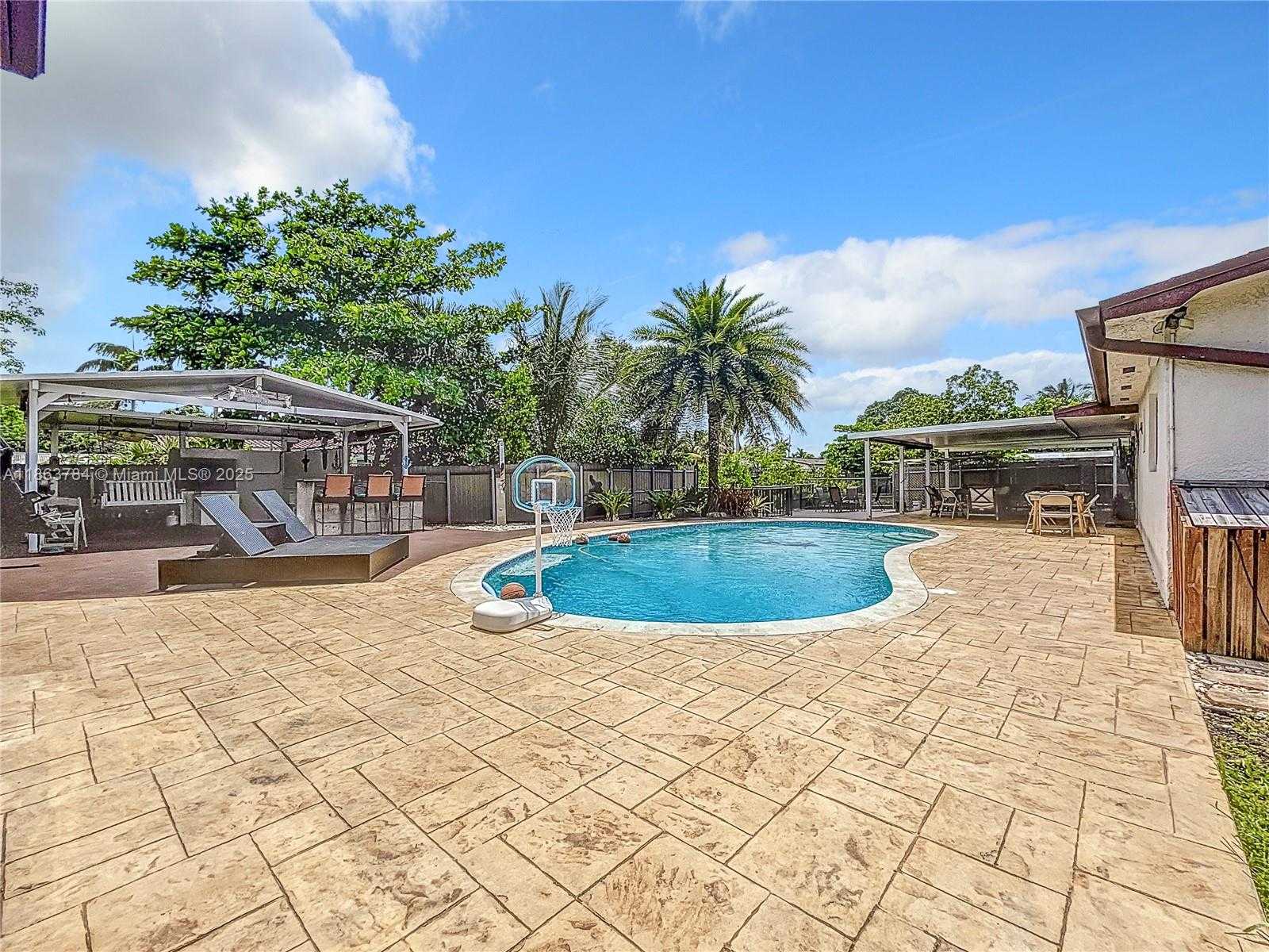 Small Image of 2610 SOUTH WEST 19TH ST, Fort Lauderdale Number 18