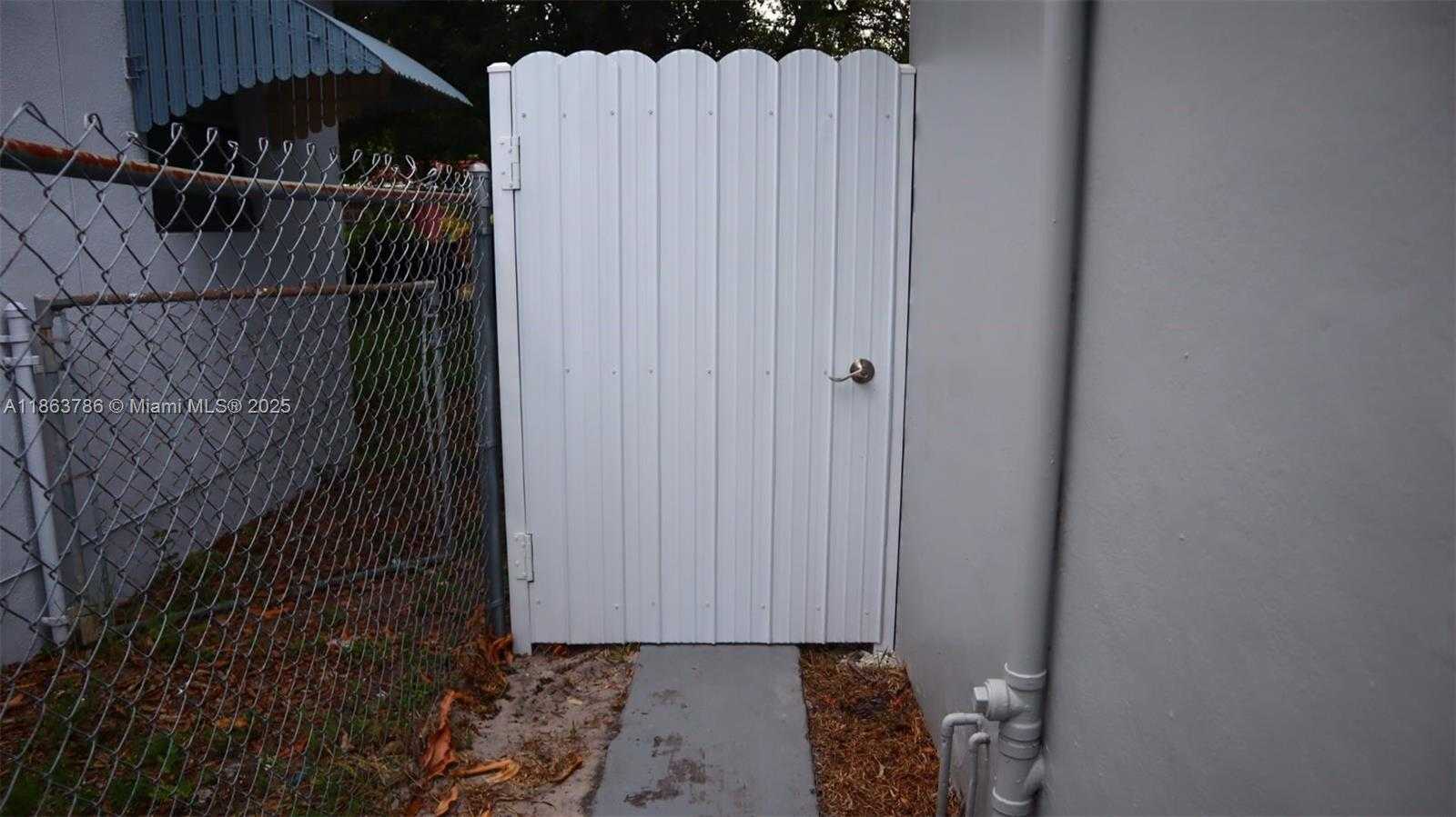 Small Image of 2503 NORTH WEST 9TH ST, Fort Lauderdale Number 10
