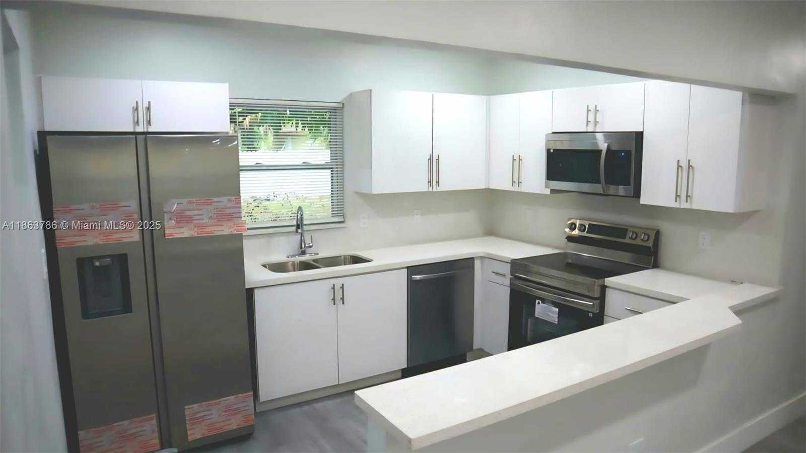 Small Image of 2503 NORTH WEST 9TH ST, Fort Lauderdale Number 2