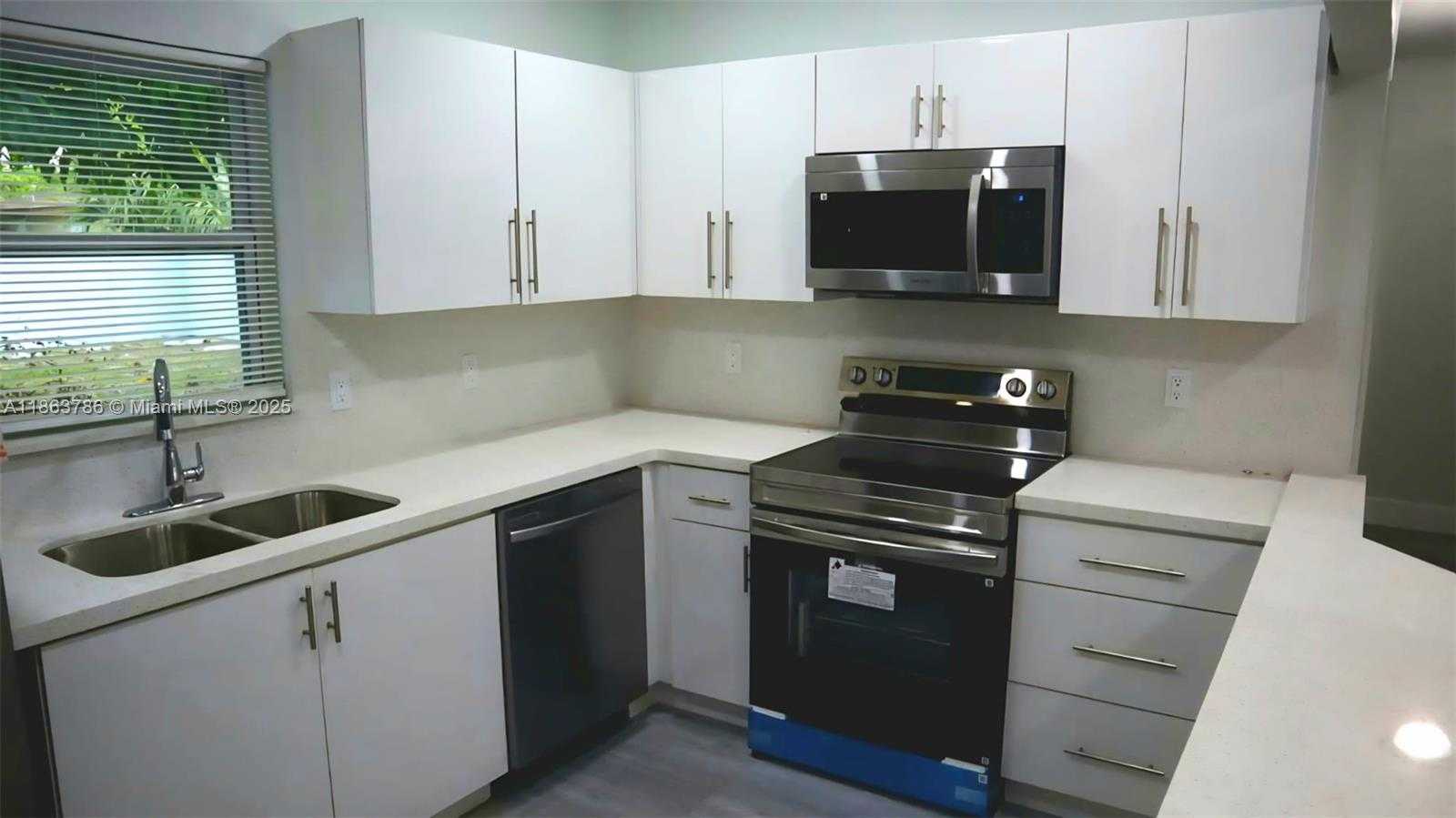 Small Image of 2503 NORTH WEST 9TH ST, Fort Lauderdale Number 3