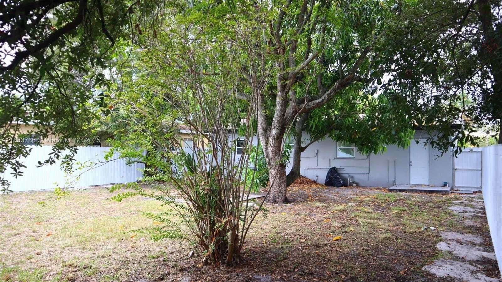 Small Image of 2503 NORTH WEST 9TH ST, Fort Lauderdale Number 6