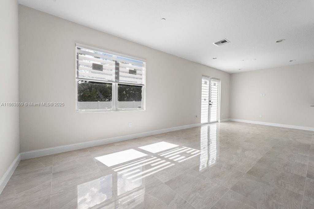 Small Image of 5400 NORTH WEST 57TH CT, Tamarac Number 10
