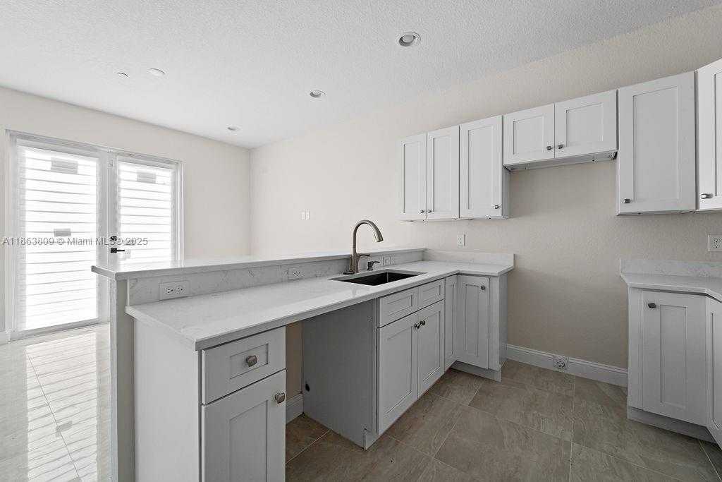 Small Image of 5400 NORTH WEST 57TH CT, Tamarac Number 14