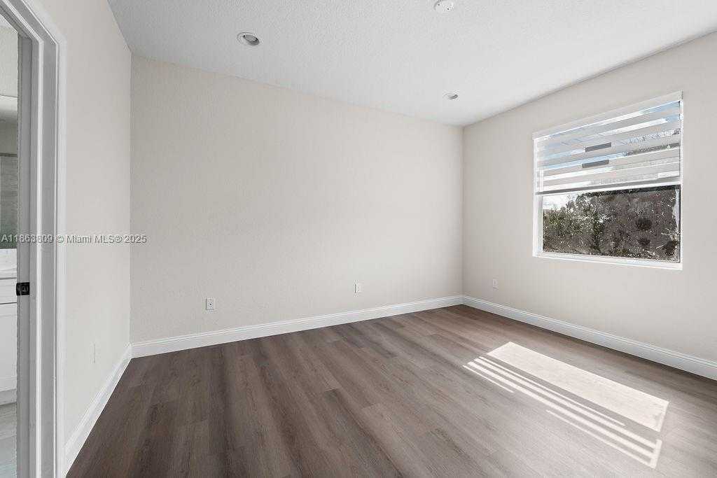 Small Image of 5400 NORTH WEST 57TH CT, Tamarac Number 15