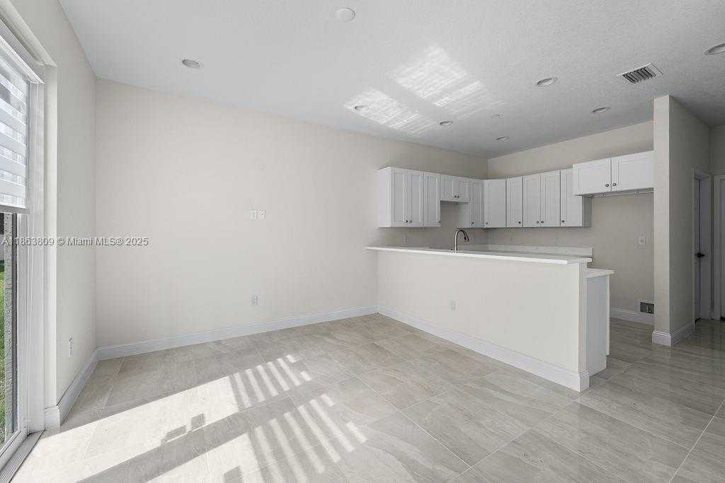 Small Image of 5400 NORTH WEST 57TH CT, Tamarac Number 6