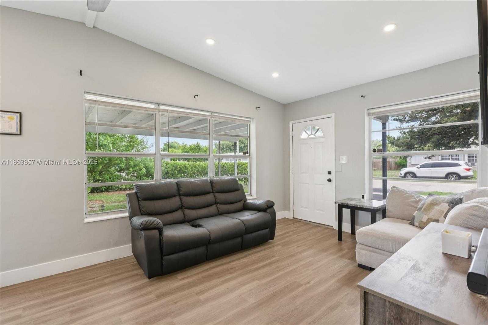 Small Image of 1841 NORTH WEST 26TH AVE, Fort Lauderdale Number 9