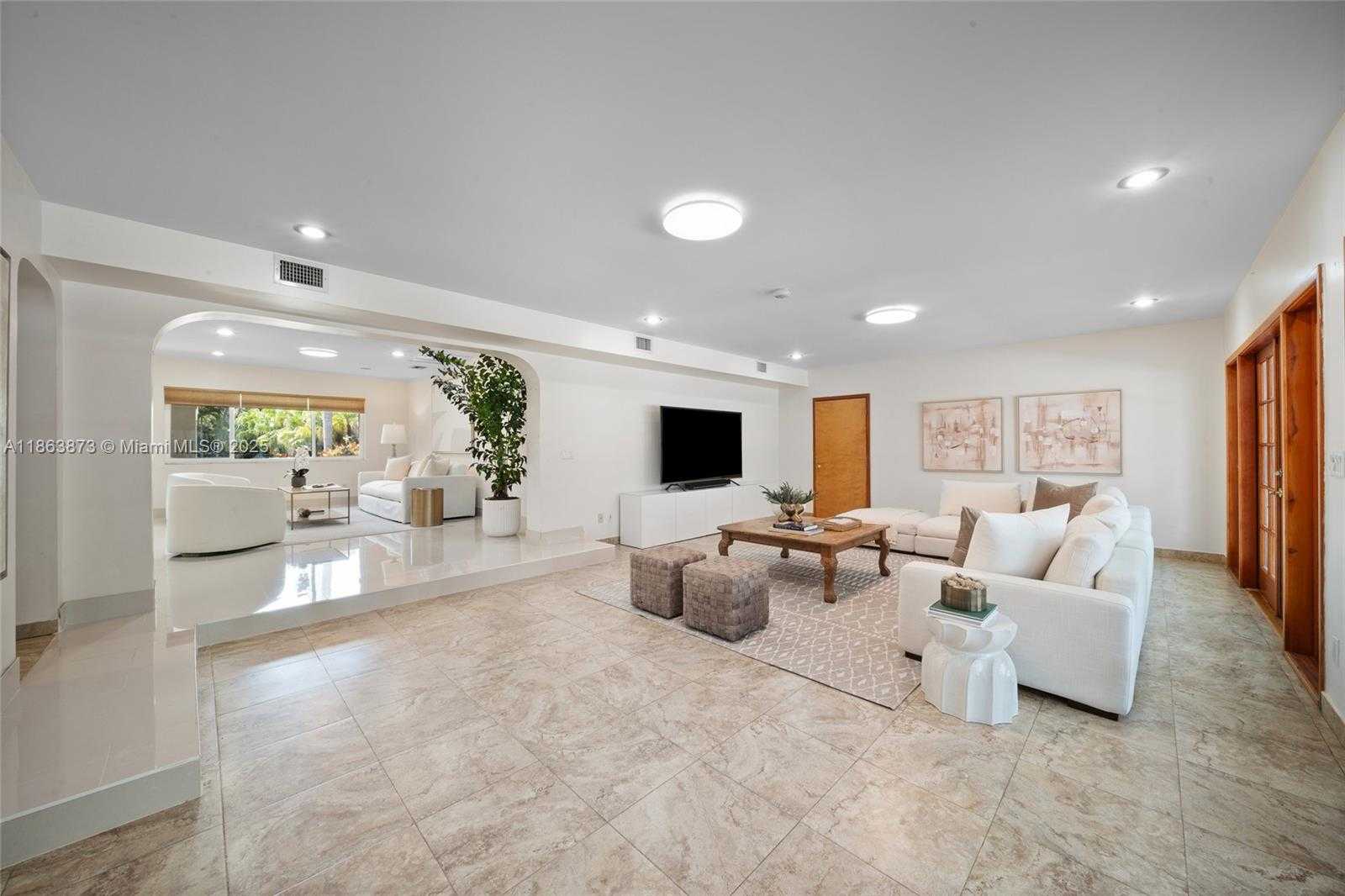 Small Image of 6125 SOUTH WEST 109TH ST, Pinecrest Number 13