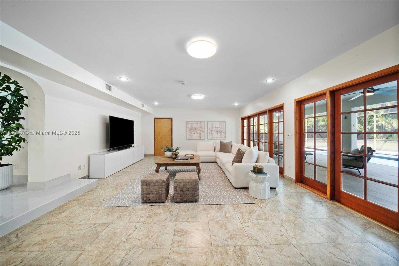 Small Image of 6125 SOUTH WEST 109TH ST, Pinecrest Number 16