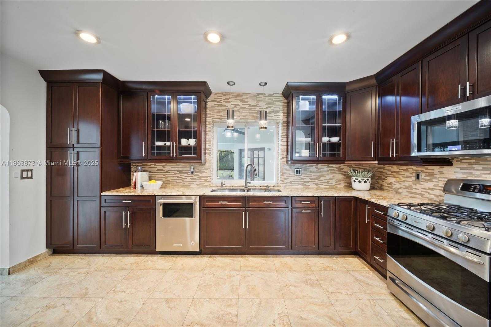 Small Image of 6125 SOUTH WEST 109TH ST, Pinecrest Number 19