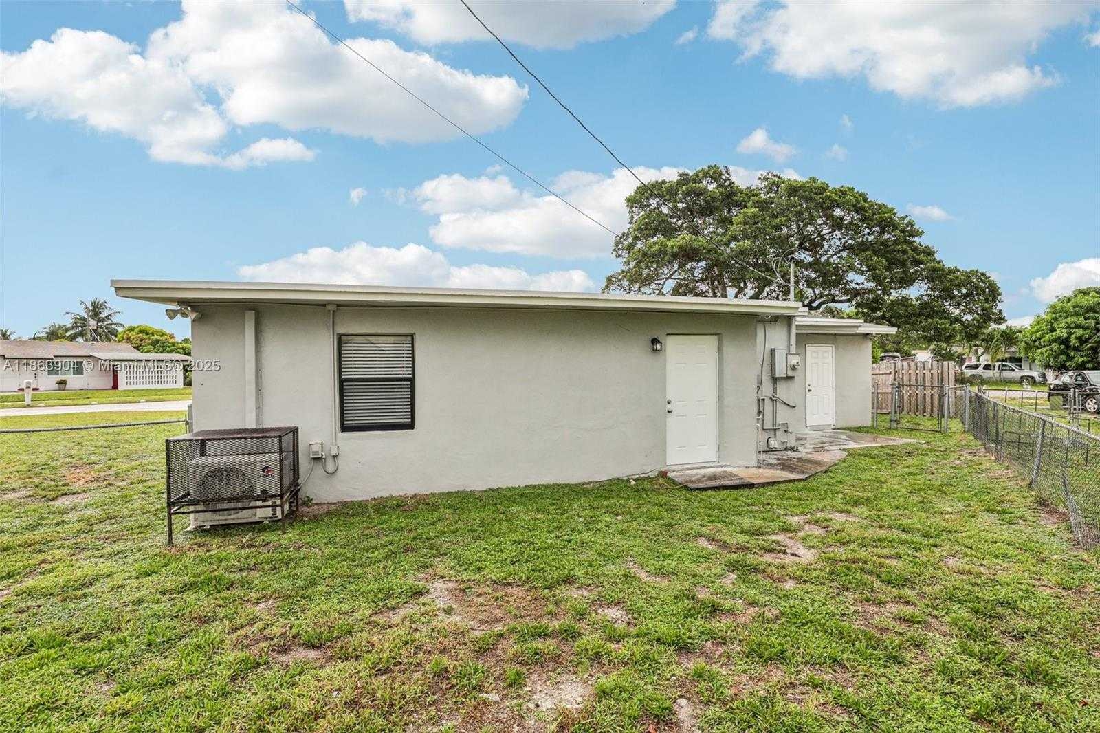 Small Image of 6546 SOUTH WEST 21ST ST, Miramar Number 39