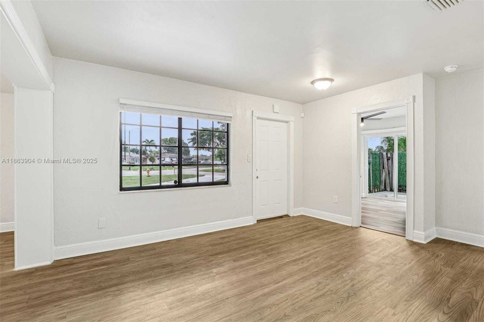 Small Image of 6546 SOUTH WEST 21ST ST, Miramar Number 7