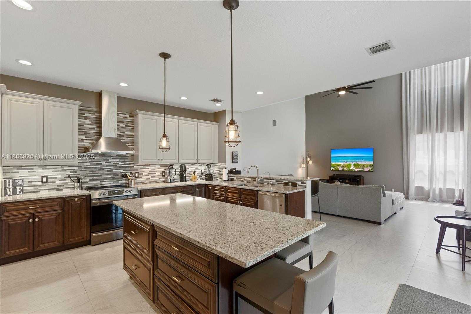 Small Image of 13374 NORTH WEST 13TH ST, Pembroke Pines Number 17