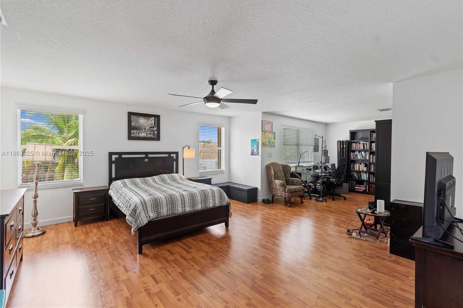 Small Image of 13374 NORTH WEST 13TH ST, Pembroke Pines Number 38