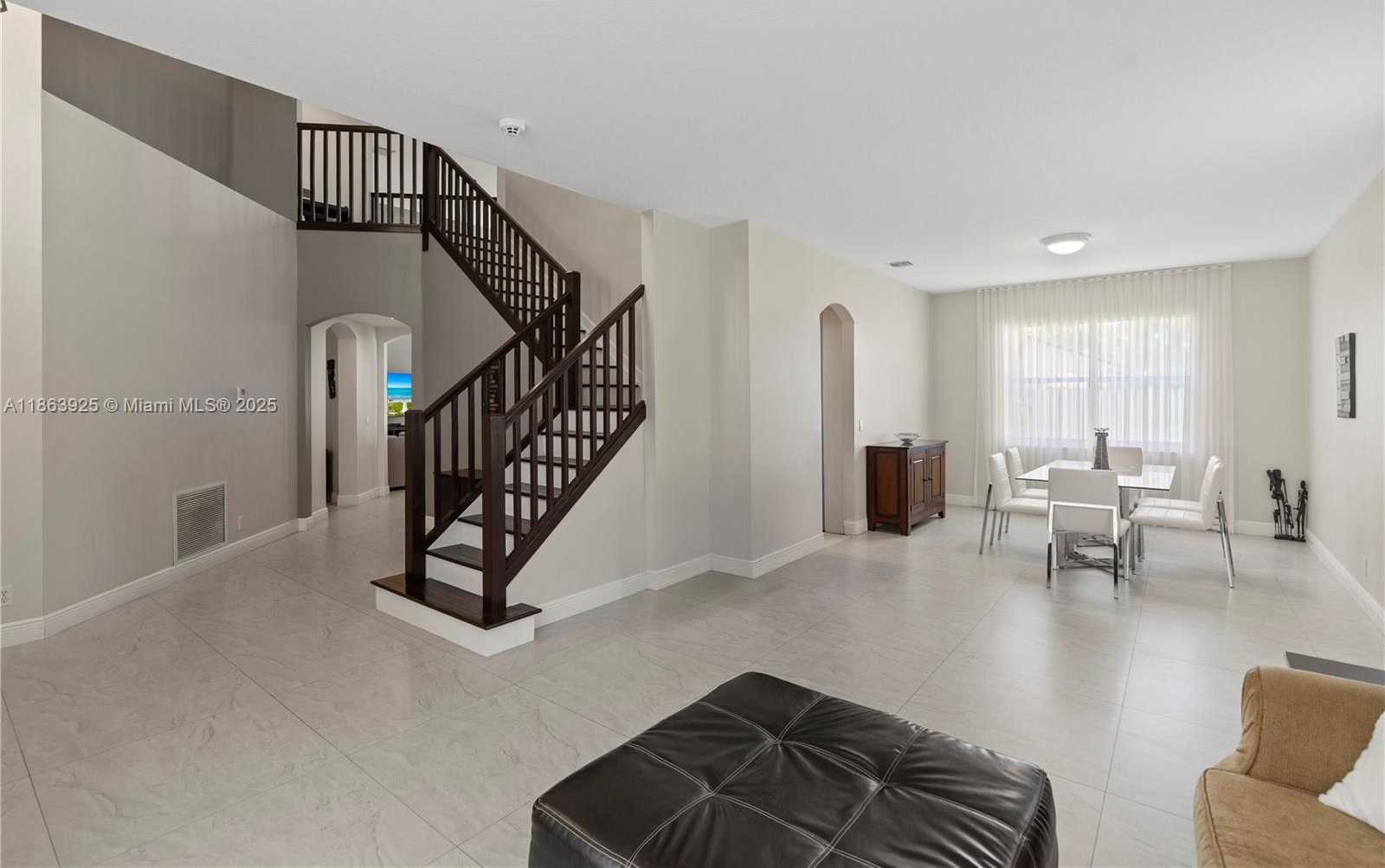Small Image of 13374 NORTH WEST 13TH ST, Pembroke Pines Number 6