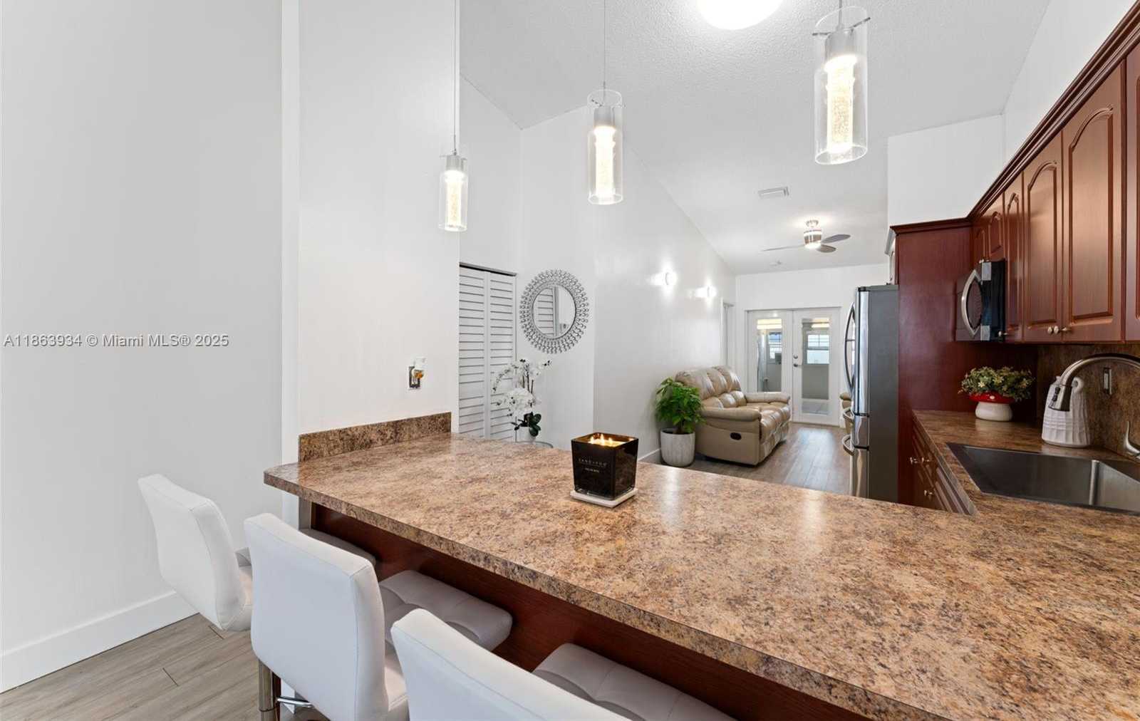 Small Image of 7531 WEST 29TH WAY, Hialeah Number 10