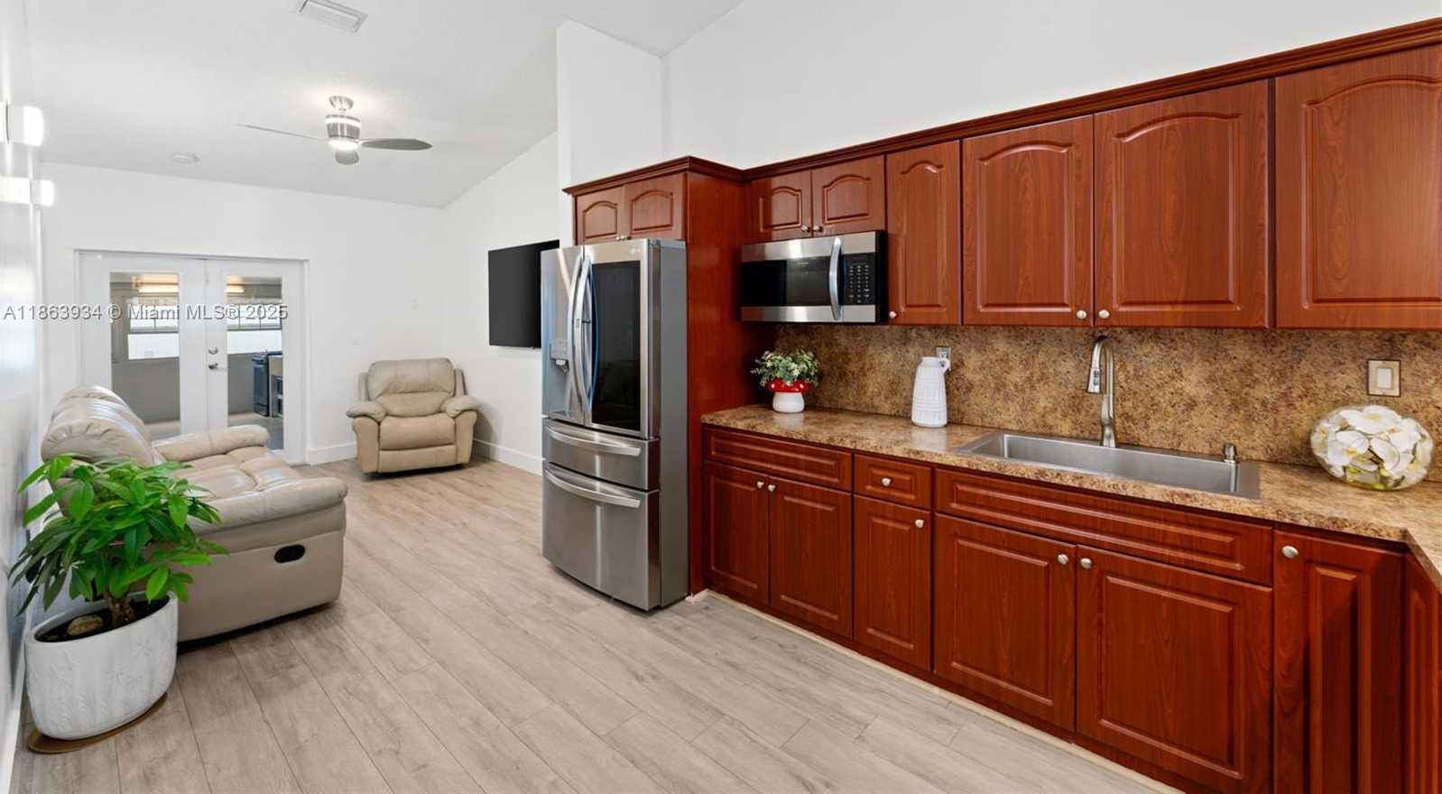 Small Image of 7531 WEST 29TH WAY, Hialeah Number 11