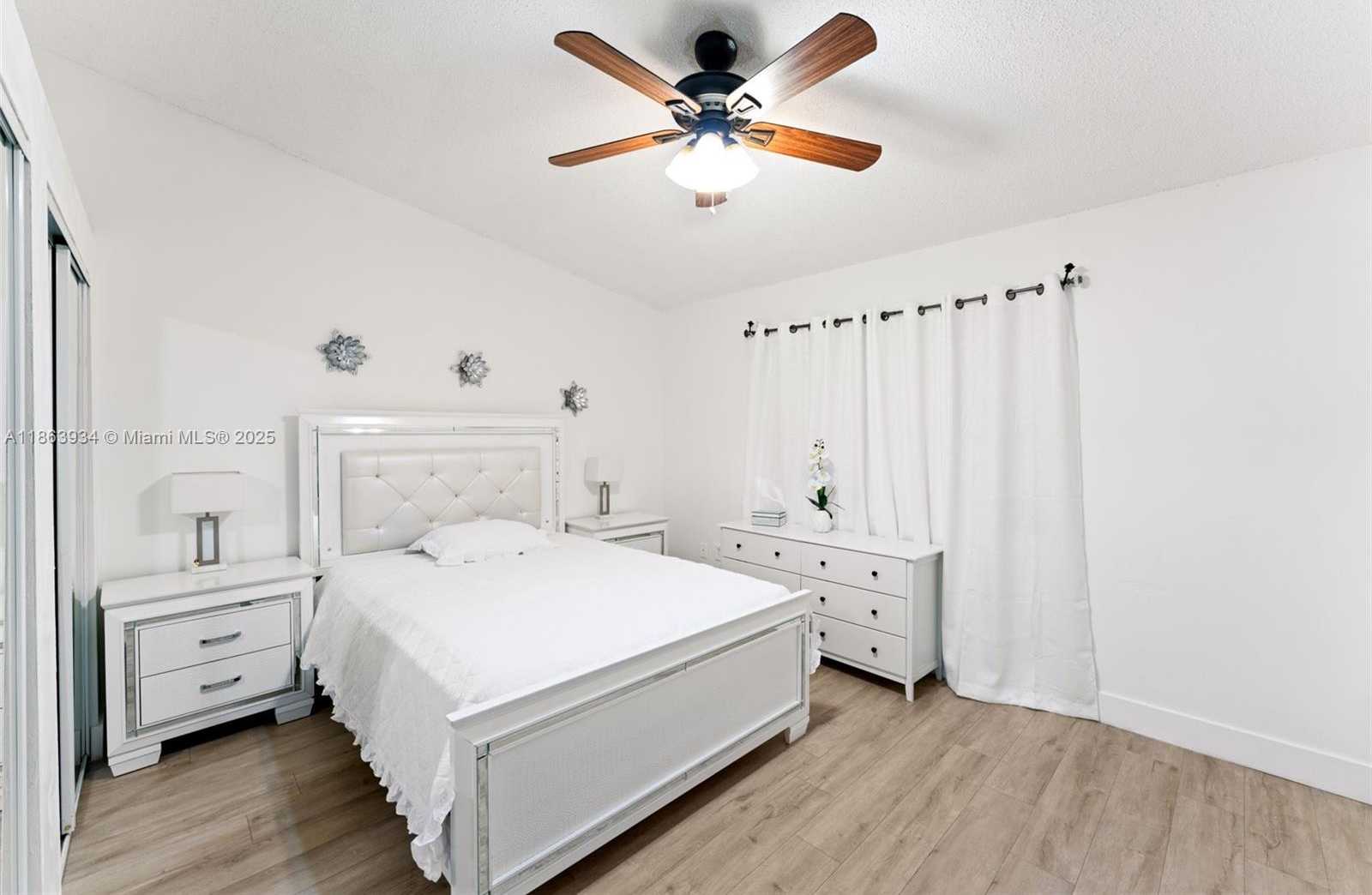 Small Image of 7531 WEST 29TH WAY, Hialeah Number 14