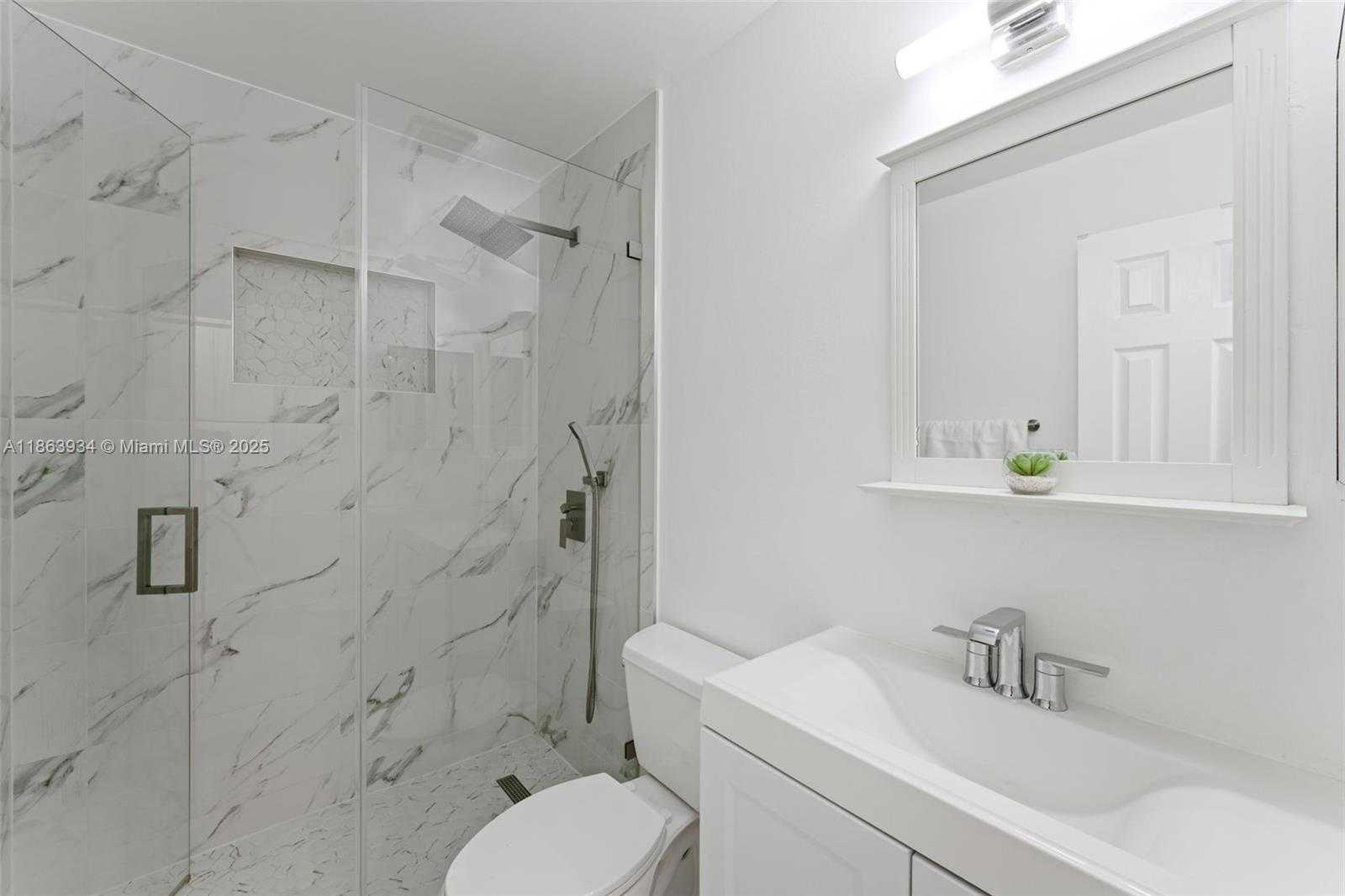Small Image of 7531 WEST 29TH WAY, Hialeah Number 19