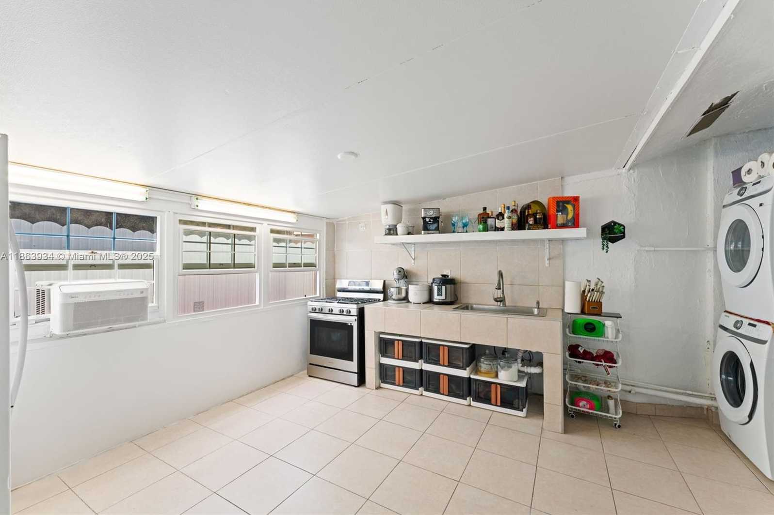 Small Image of 7531 WEST 29TH WAY, Hialeah Number 23
