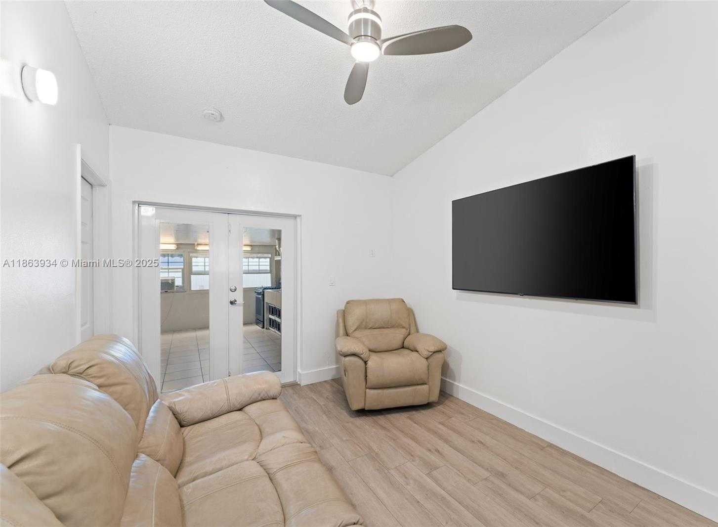 Small Image of 7531 WEST 29TH WAY, Hialeah Number 7